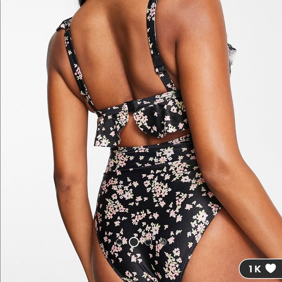 ASOS floral swimsuit with cut out - Picture 5 of 6